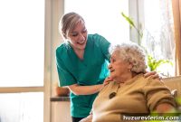Intergenerational Program Connects 55+ Volunteers with Student-Employees