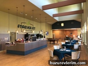 CCRC design Casual dining area at Christwood